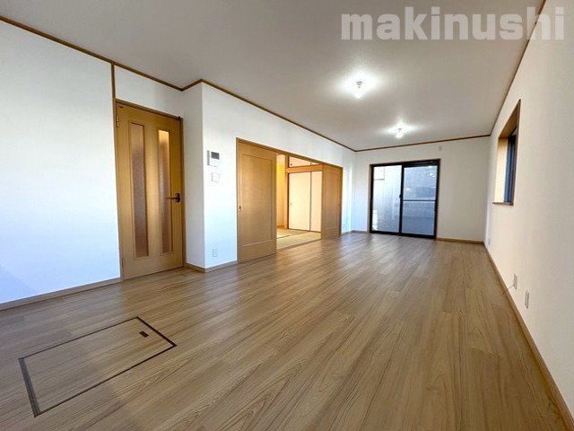 Renovated 4LDK House in Sakai Mihara Ward, Osaka - Thumbnail 4