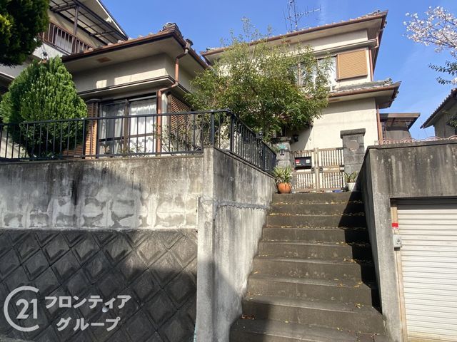 4LDK House with Garden for Sale in Hirakata, Osaka - Thumbnail 3