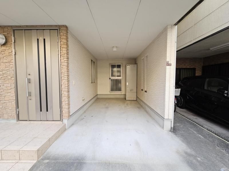 Renovated 3LDK House for Sale in Tsurumi Ward, Osaka - Thumbnail 2