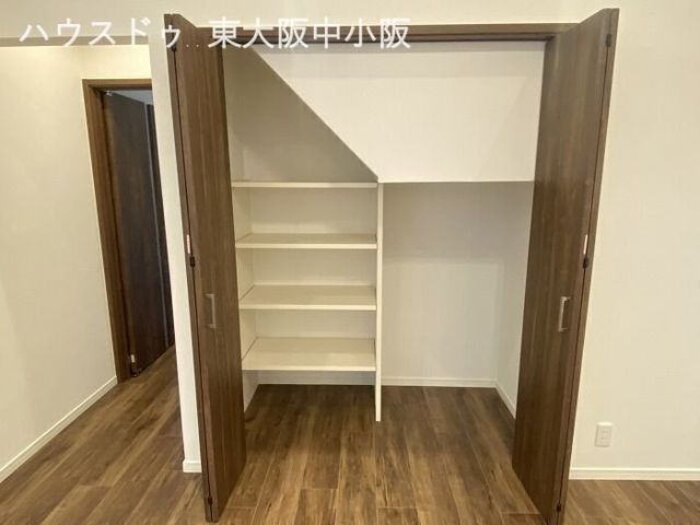 3LDK Modern House with Internal Garage in Higashi-Osaka - Thumbnail 2