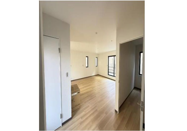5LDK Light Steel House for Sale in Miyakojima-ku, Osaka - Thumbnail 2