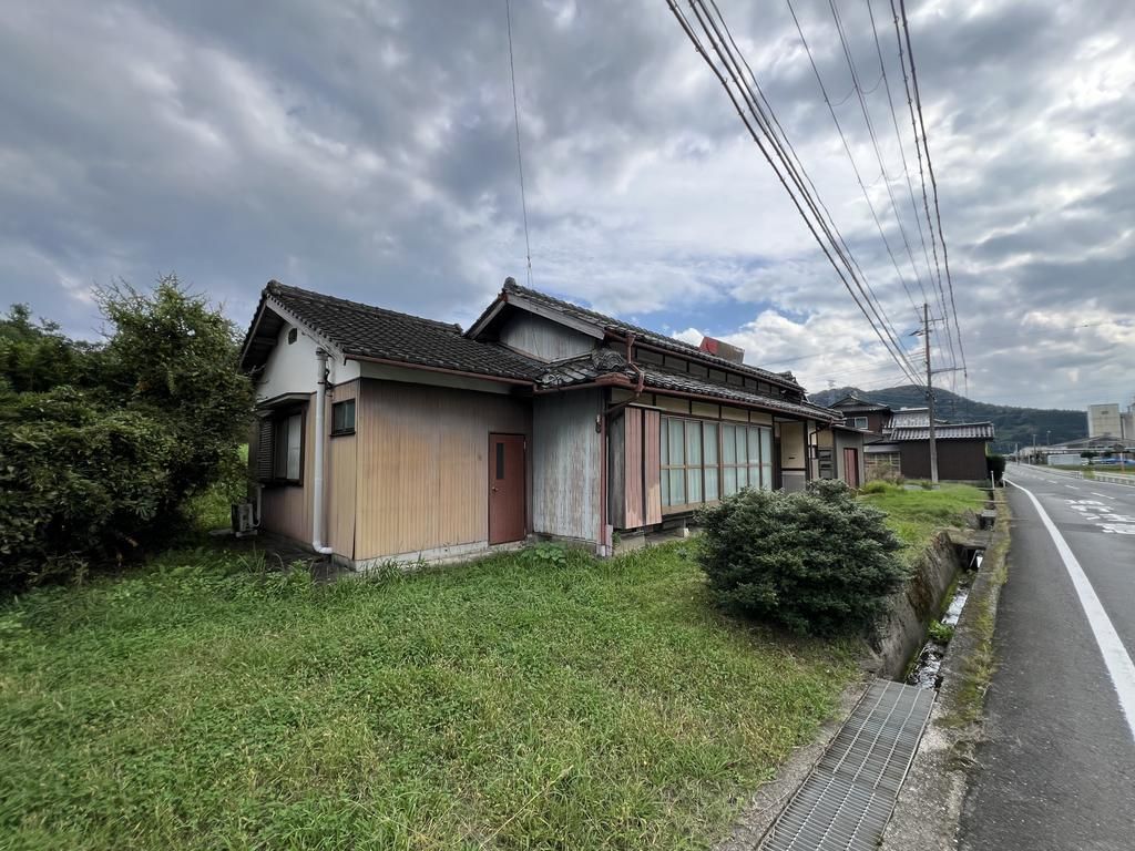 75-Year-Old Japanese House on Large Plot in Ayabe, Kyoto - Thumbnail 2