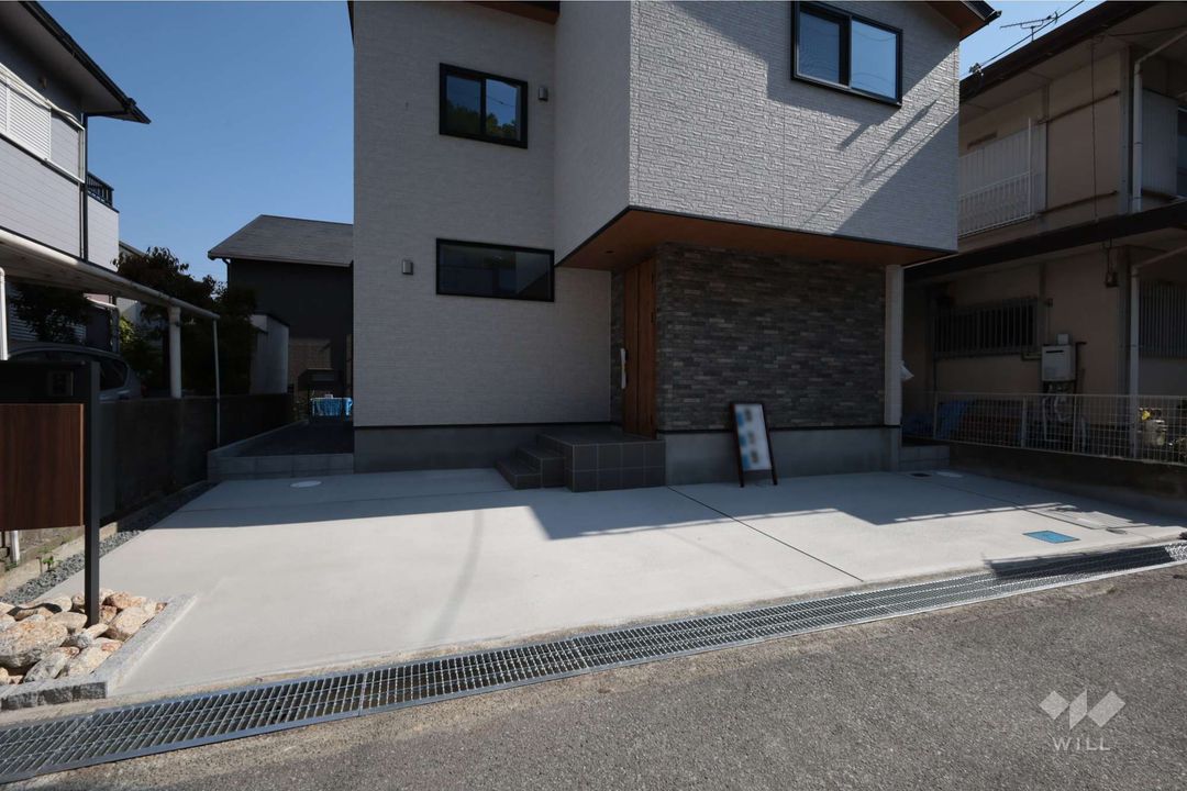 Modern 4LDK House for Sale in Nishinomiya, Hyogo - Thumbnail 2