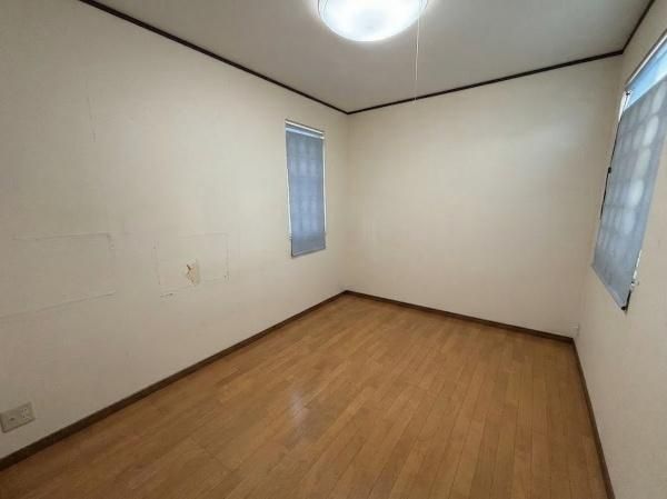 3DK Steel-Frame House for Sale in Higashiosaka, Osaka - Thumbnail 4
