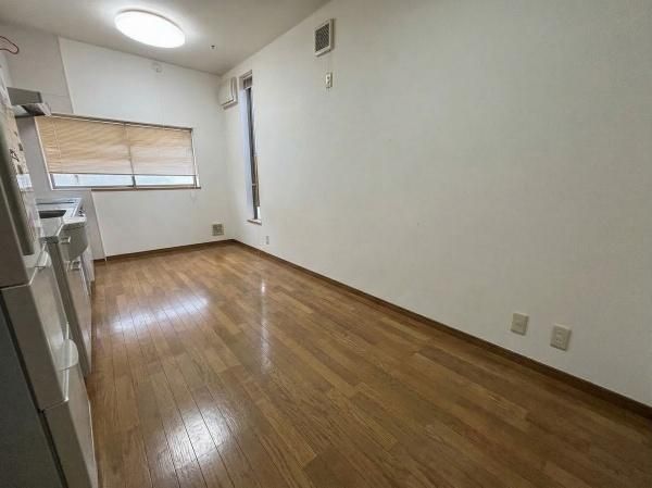 3DK Steel-Frame House for Sale in Higashiosaka, Osaka - Thumbnail 2