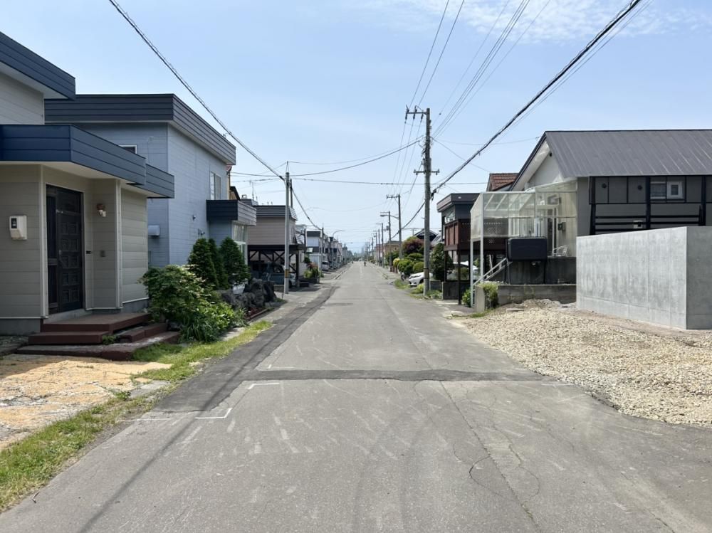 Renovated 3LDK House in Ebetsu, Hokkaido with 2 Car Parking - Thumbnail 3