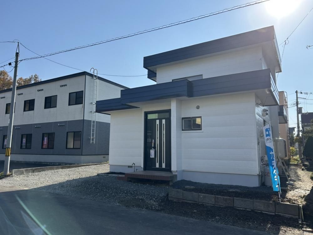 Renovated 3LDK House in Ebetsu, Hokkaido with 2 Car Parking - Thumbnail 2