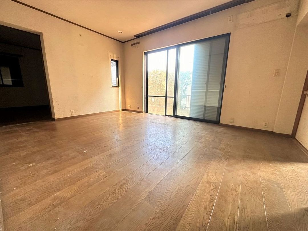 7LDK Detached House for Sale in Izumi, Osaka - Thumbnail 2