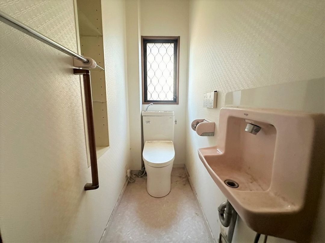 7LDK Detached House for Sale in Izumi, Osaka - Thumbnail 4