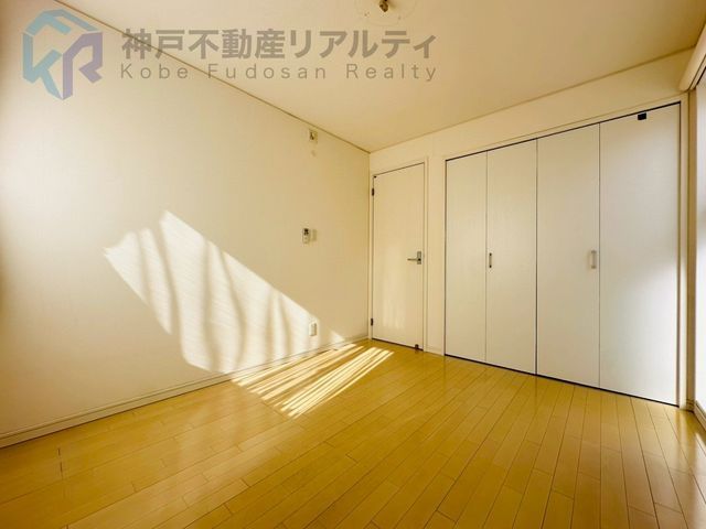 Stylish 2SLDK Designer Home for Sale in Kobe's Nishi Ward - Thumbnail 4