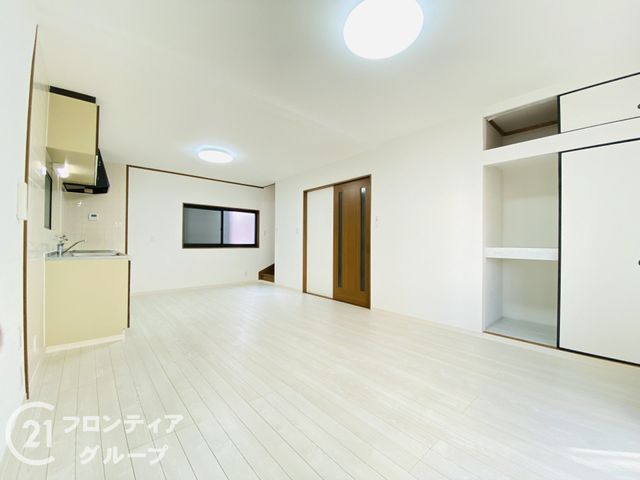 3LDK Detached House for Sale in Kadoma, Osaka - Thumbnail 3