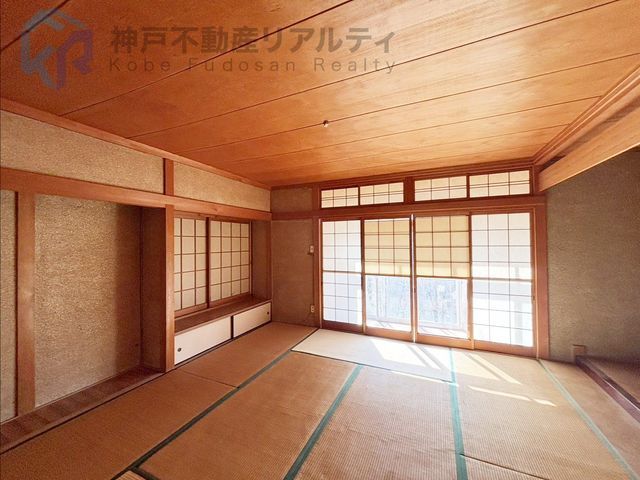 5LDK House with Garden for Sale in Tamon-dai, Kobe - Thumbnail 3