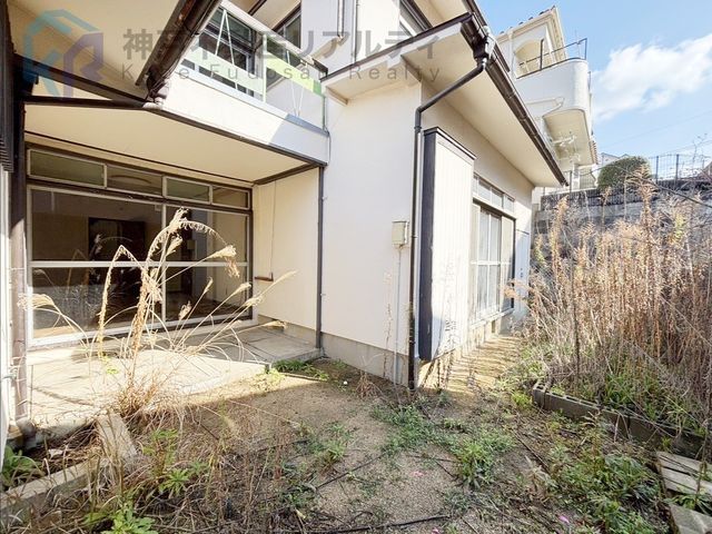 5LDK House with Garden for Sale in Tamon-dai, Kobe - Thumbnail 2