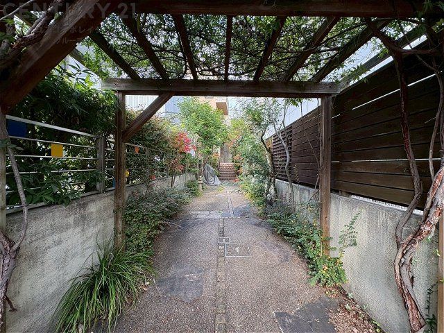 2SLDK Wooden House in Kobe Higashinada | Near Settsu-Motoyama Station - Thumbnail 3