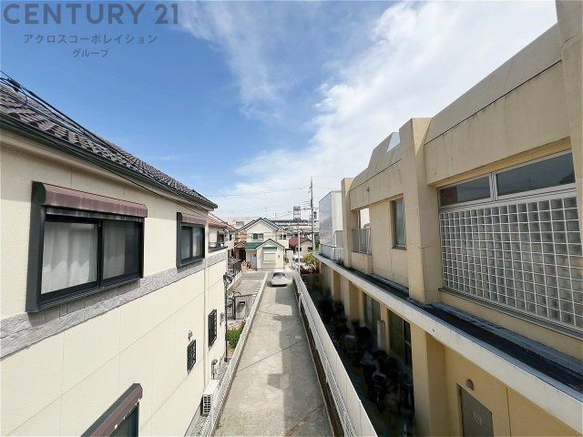 Renovated 4LDK House for Sale in Amagasaki, Hyogo - Thumbnail 2