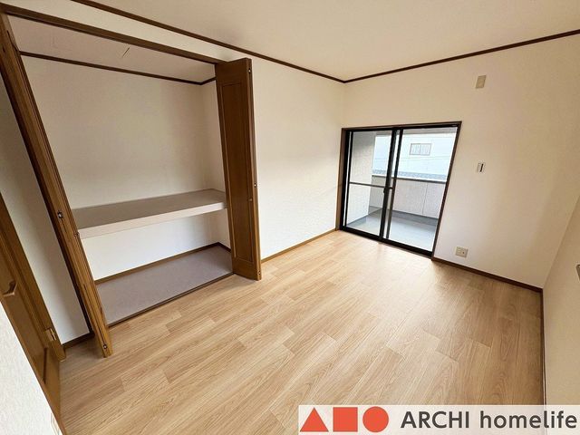 4LDK Renovated House near Nishishikama Station, Himeji - Thumbnail 4