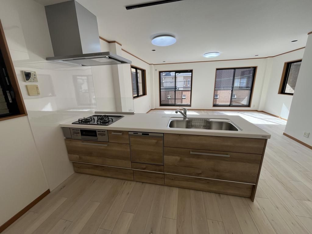 4LDK Steel-Frame House for Sale in Suminoe Ward, Osaka - Thumbnail 2