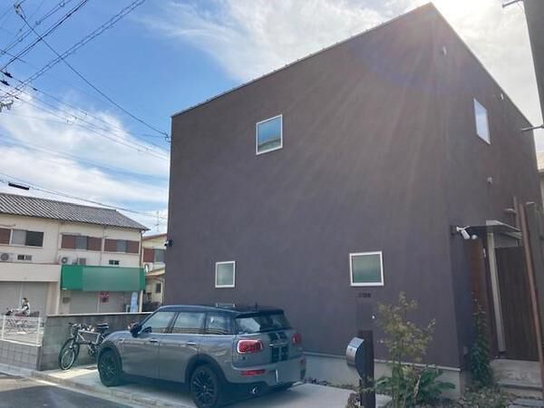 Modern 3LDK House for Sale in Higashiosaka, Osaka - Built 2019 - Thumbnail 2