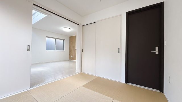 4LDK House for Sale in Ikoma, Nara - 94m2 with Garden - Thumbnail 4
