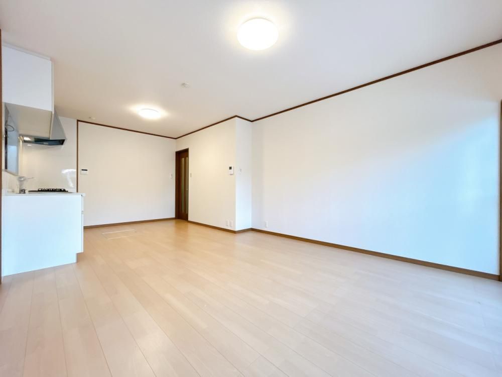 Renovated 4LDK House in Kobe Kita Ward Near Minatani Station - Thumbnail 3