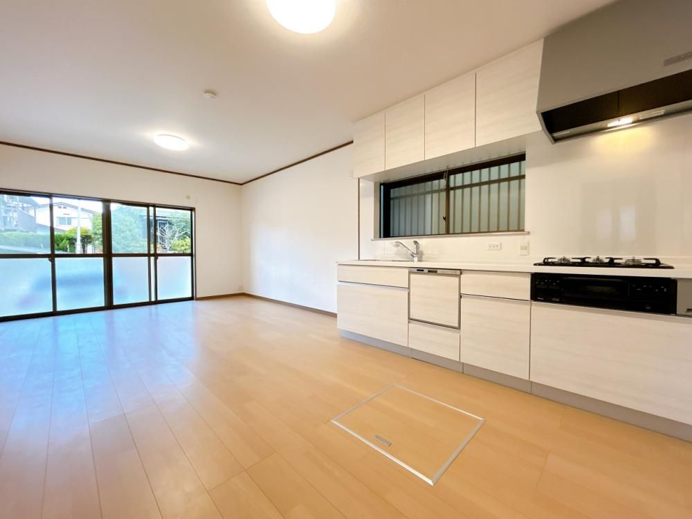 Renovated 4LDK House in Kobe Kita Ward Near Minatani Station - Thumbnail 2