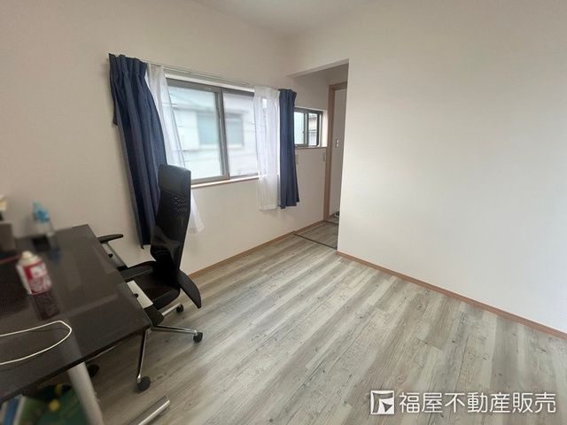 4LDK Wooden House for Sale near Osaka Sayamashi Station - Thumbnail 2