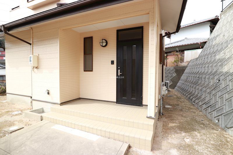 Renovated 4LDK House in Nagafu, Shimonoseki | Panoramic Views - Thumbnail 3