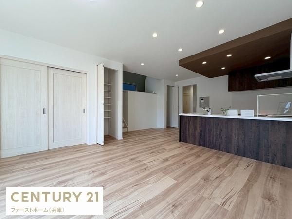 4LDK New Build House for Sale in Himeji, Hyogo - Thumbnail 4