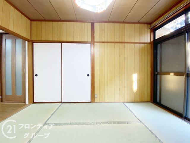 4DK House in Kobe Tarumi | Renovated 1985 Home with Parking - Thumbnail 3