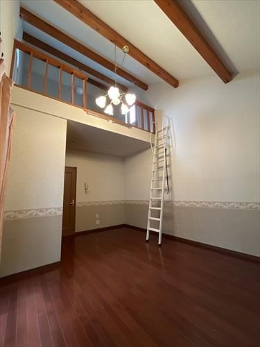 6LDK Family House for Sale near Hachihonmatsu Station, Higashi-Osaka - Thumbnail 3
