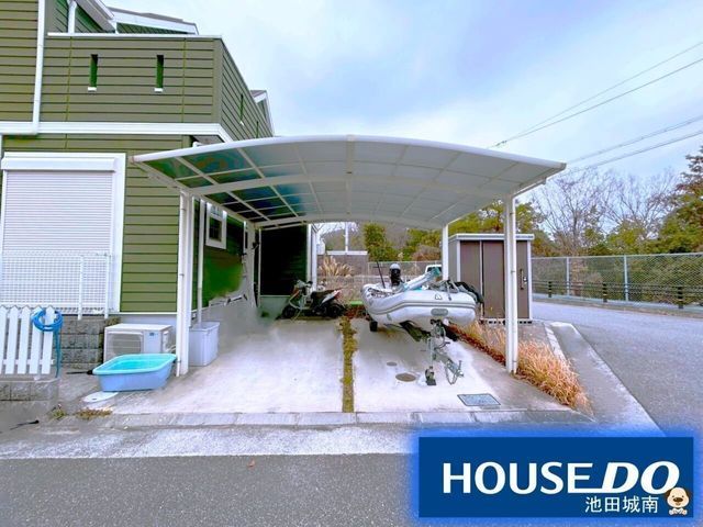 Western-Style Custom Home in Kawanishi with Solar Panels - Thumbnail 4