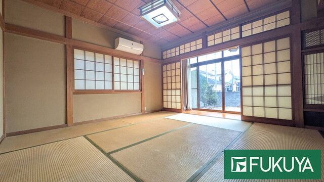3DK House for Sale in Himeji with 62 Tsubo Land and Parking - Thumbnail 3