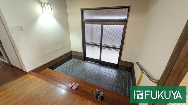 3DK House for Sale in Himeji with 62 Tsubo Land and Parking - Thumbnail 2