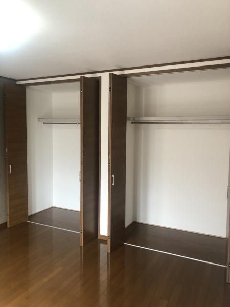 Renovated 3LDK Detached House Near Shinshikiri Station, Higashiosaka - Thumbnail 3