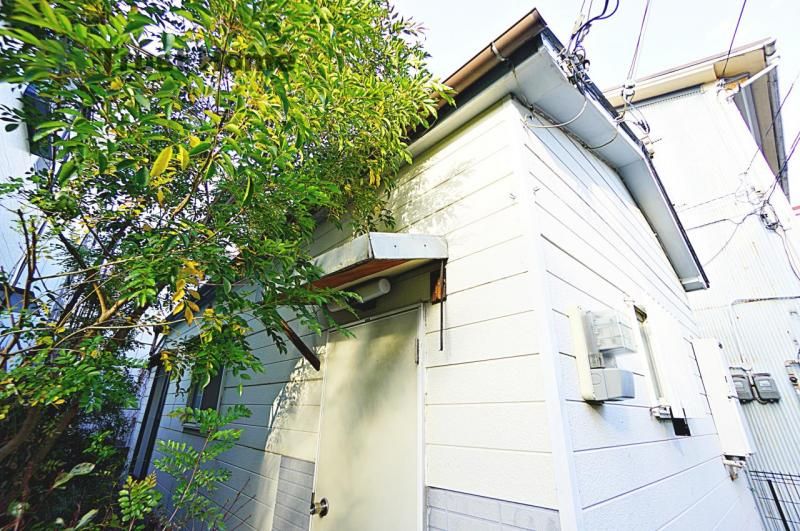 1DK House for Sale in Kobe Nada Ward, 5 min to Rokkomichi Station - Image 1