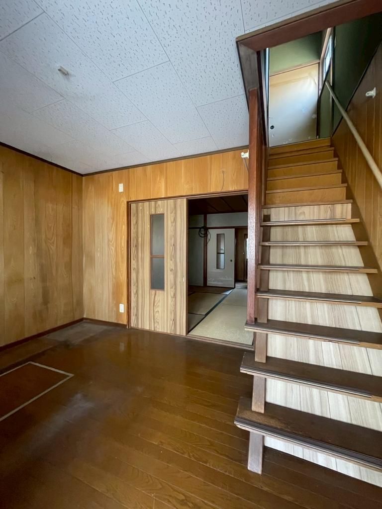 Corner Lot 3DK House for Sale in Izumi, Osaka - 340万円 - Thumbnail 2