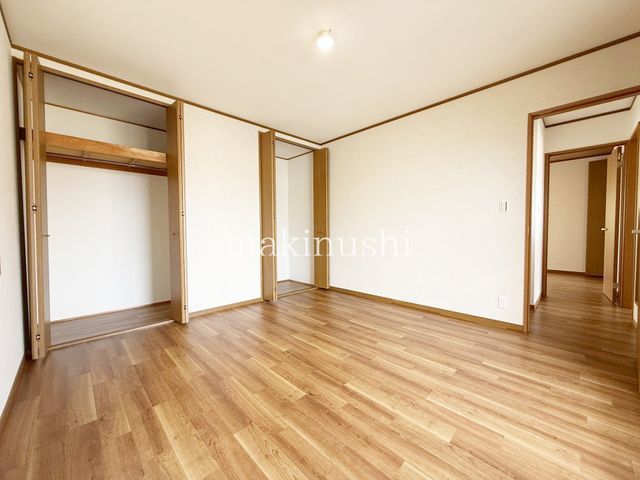Renovated 4LDK House with Solar Panels in Habikino, Osaka - Thumbnail 4