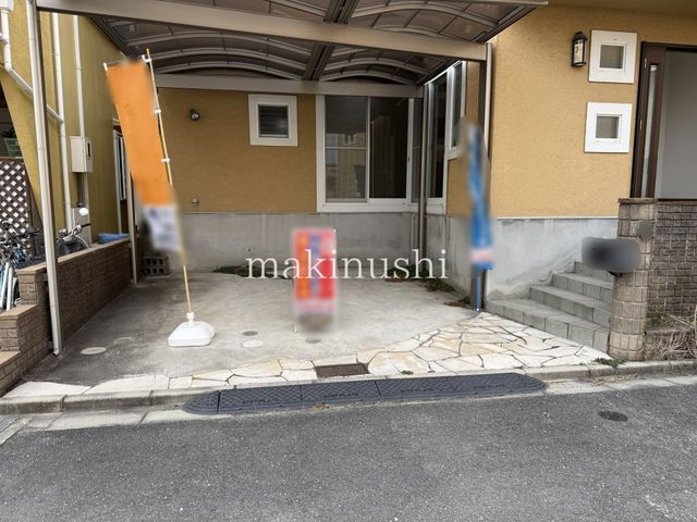 Renovated 4LDK House with Solar Panels in Habikino, Osaka - Thumbnail 2