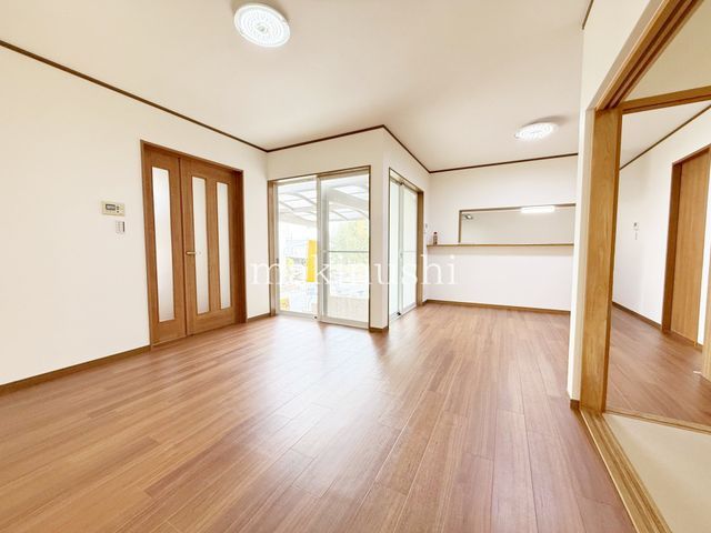 Renovated 4LDK House with Solar Panels in Habikino, Osaka - Thumbnail 3