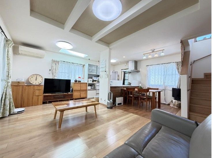 4LDK House for Sale in Itami, Hyogo - 32,000,000 JPY - Thumbnail 3