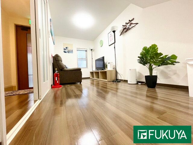 5K House for Sale Near Midoribashi Station, Osaka - Thumbnail 2