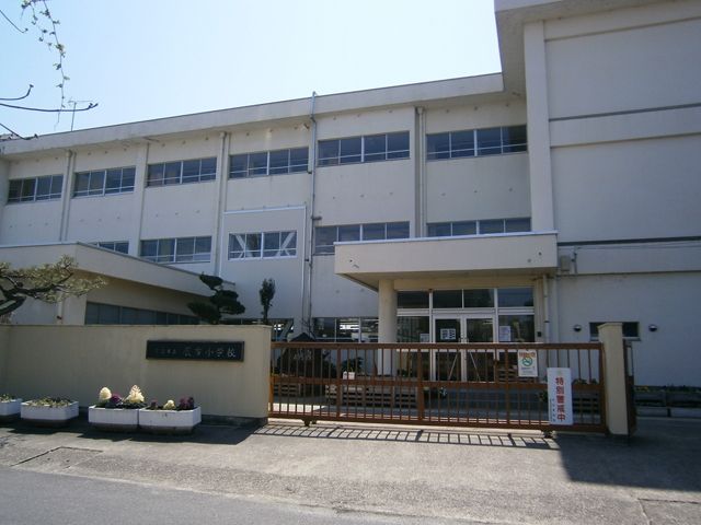 3DK Wooden House for Sale in Higashikujo-cho, Nara City, Nara - Thumbnail 4