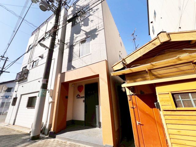 Renovated 4LDK House in Konohana Ward, Osaka - 109.92 sqm - Thumbnail 2