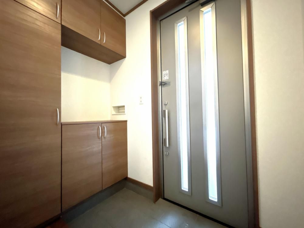 Compact 3LDK House in Hakodate with Atrium and Parking - Thumbnail 3