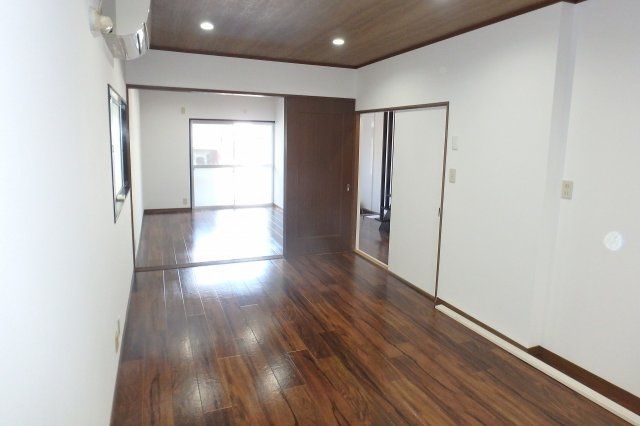3LDK Detached House for Sale in Osaka-Sayama City, Osaka - Thumbnail 4
