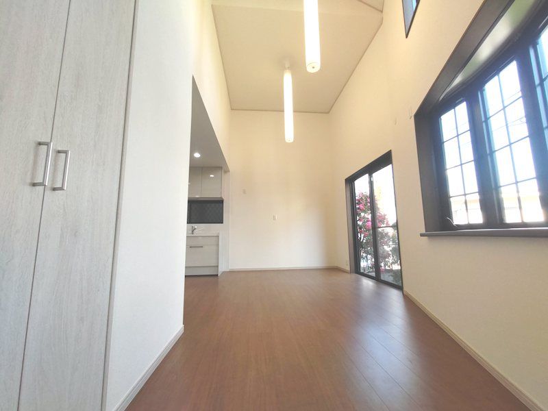 Renovated 3LDK House in Hirakata, Osaka - Corner Lot, Near Station - Thumbnail 3
