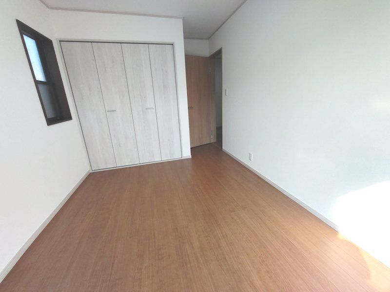 Renovated 3LDK House in Hirakata, Osaka - Corner Lot, Near Station - Thumbnail 4