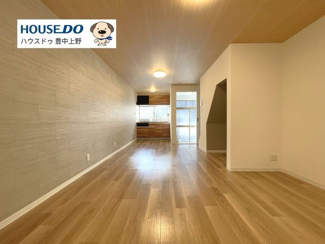 Renovated 3LDK Terrace House Near Kanzakigawa Station, Toyonaka - Thumbnail 3