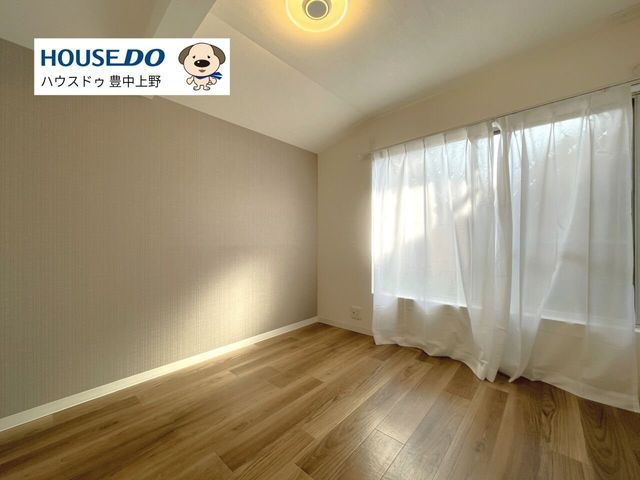 Renovated 3LDK Terrace House Near Kanzakigawa Station, Toyonaka - Thumbnail 4