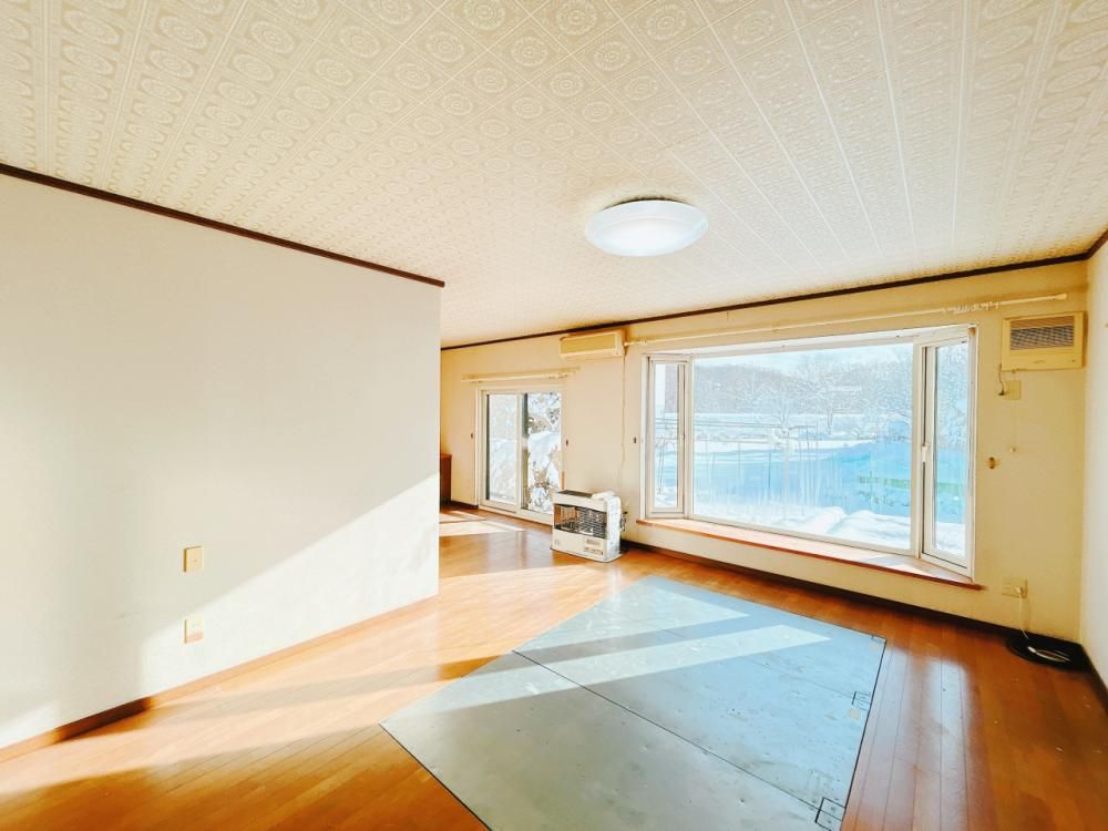 Renovated 2LDK House in Kitami, Hokkaido - 79.52 sqm - Thumbnail 2